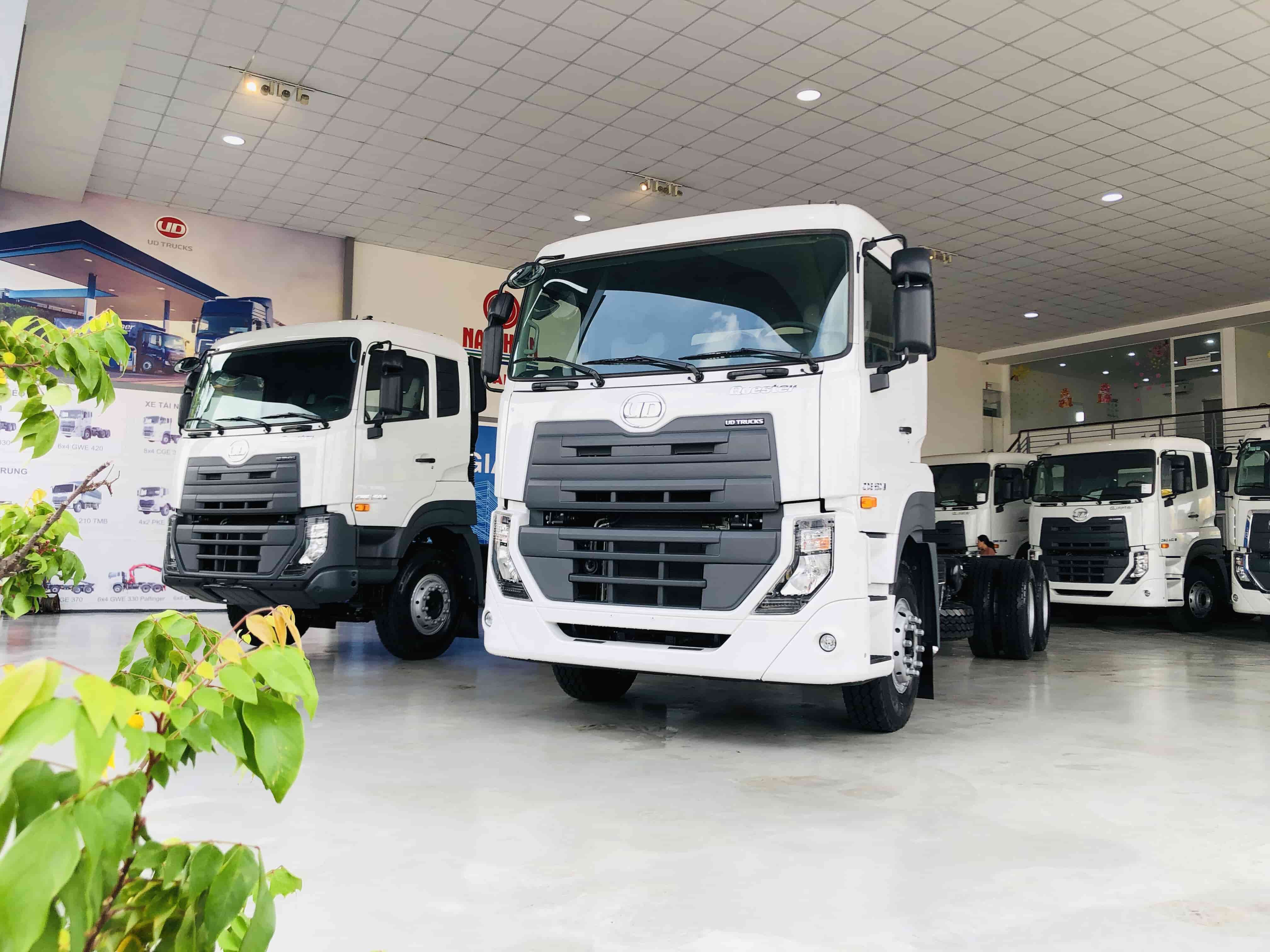 Xe Tải 3 Chân UD - 280hp Thùng Ngắn 9m1